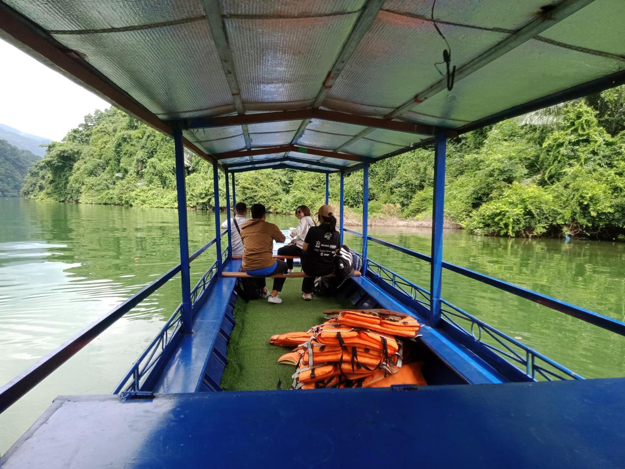 Tran Xuan Homestay Ba Be Luaran gambar